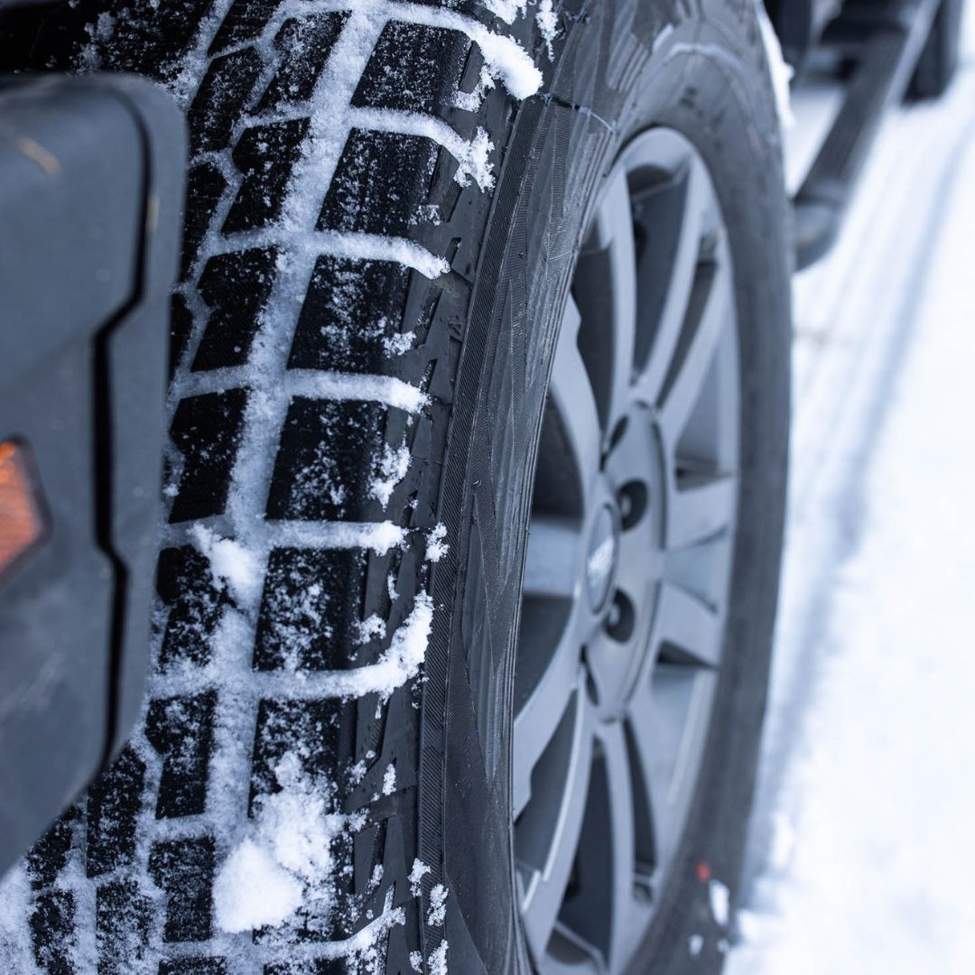 Winterkompletträder Satz 17 Zoll auf Alu-Felge in Anthrazit